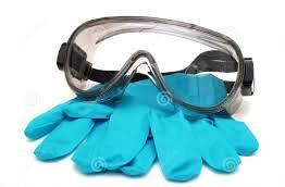 guanti e occhiali da laboratorio